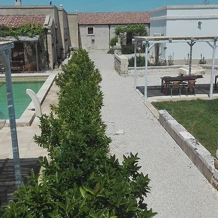 Masseria Sucea مزرعة للإقامة